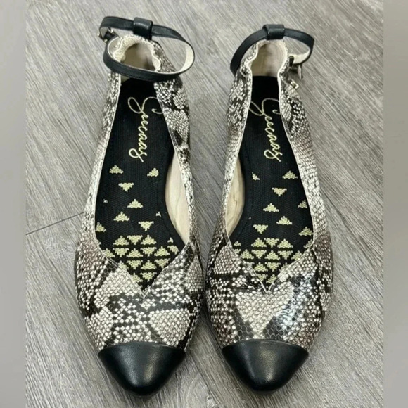 Seecaas Ella Ballet Flat Black Cap Toe Reptile Snake Print Size 9 Shoes - Picture 1 of 13